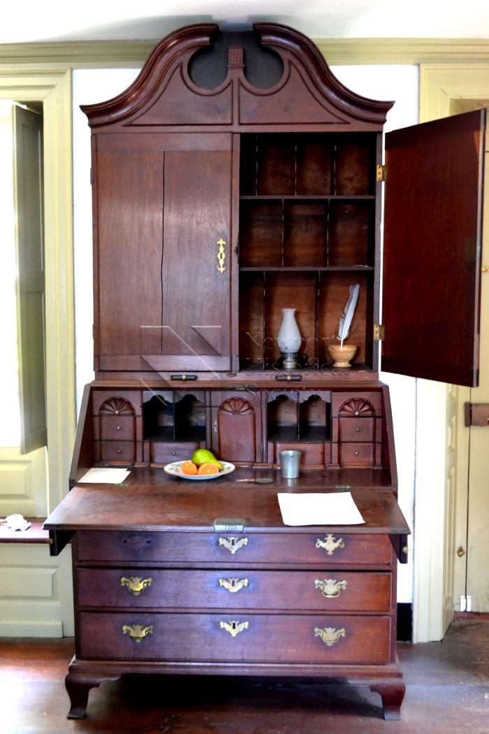 Secretary-bookcase (bookcase)