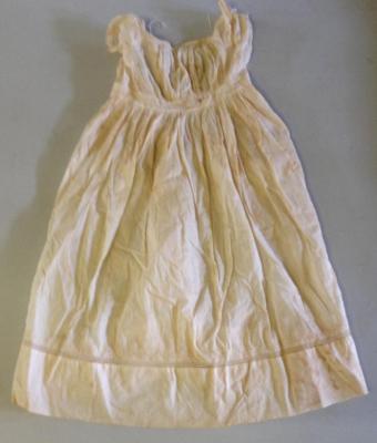 Dress (garment)