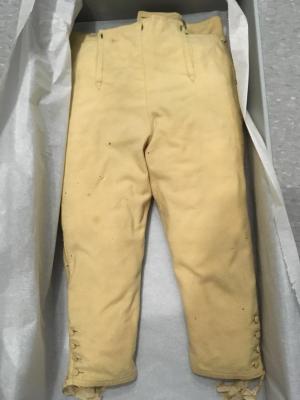 Breeches (trousers)