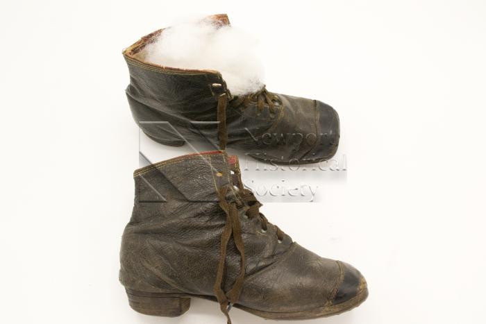 Boots (footwear)